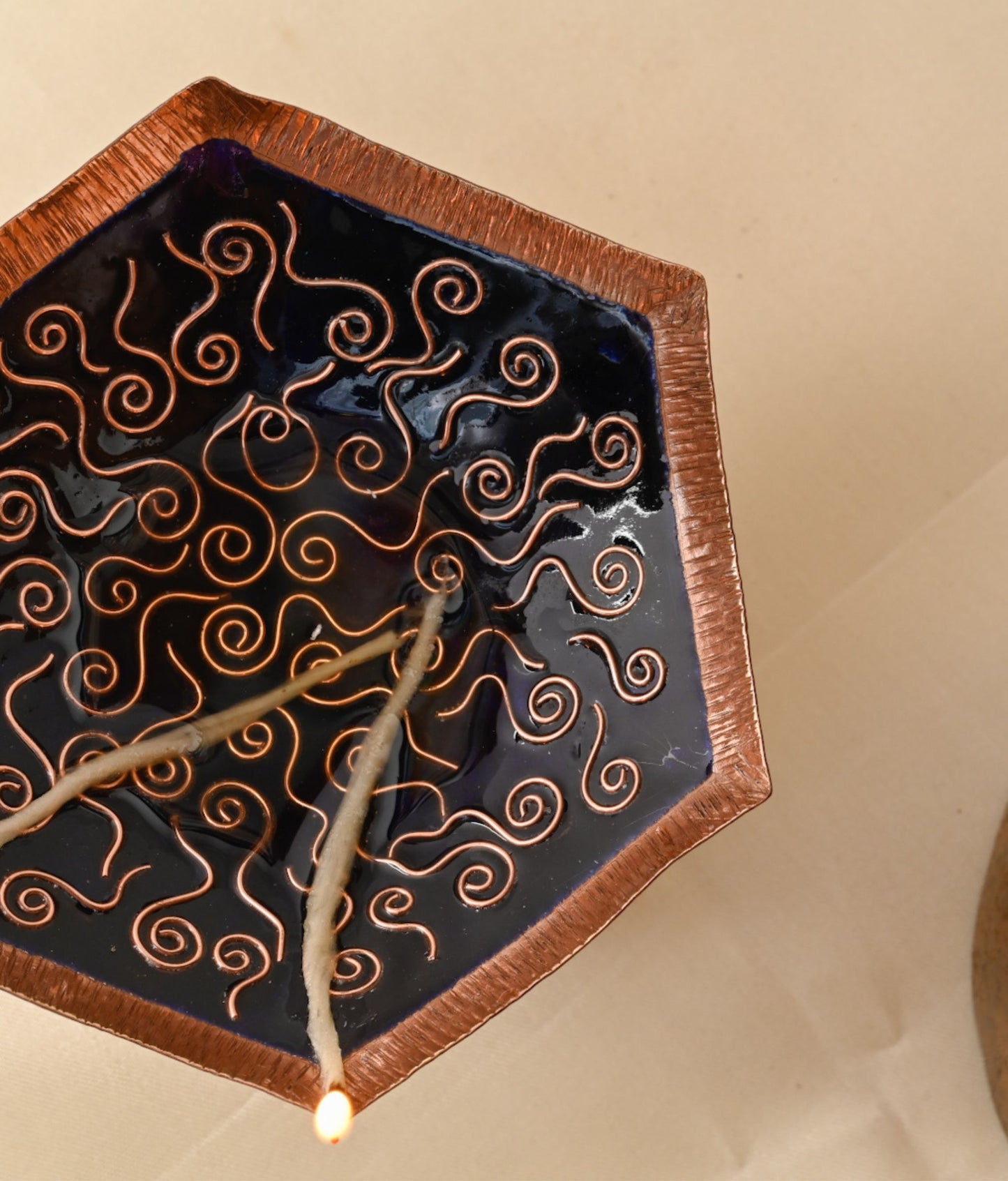 Ekibeki Handcrafted lamps Archana Samai Diya Stand - Small (Blue)