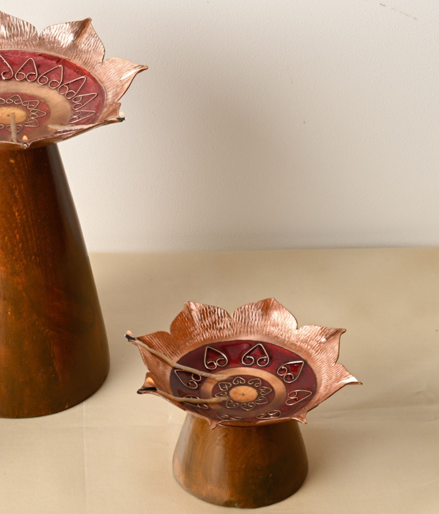 EkiBeki Handcrafted lamps Archana Samai Diya Stand - Small (Red)
