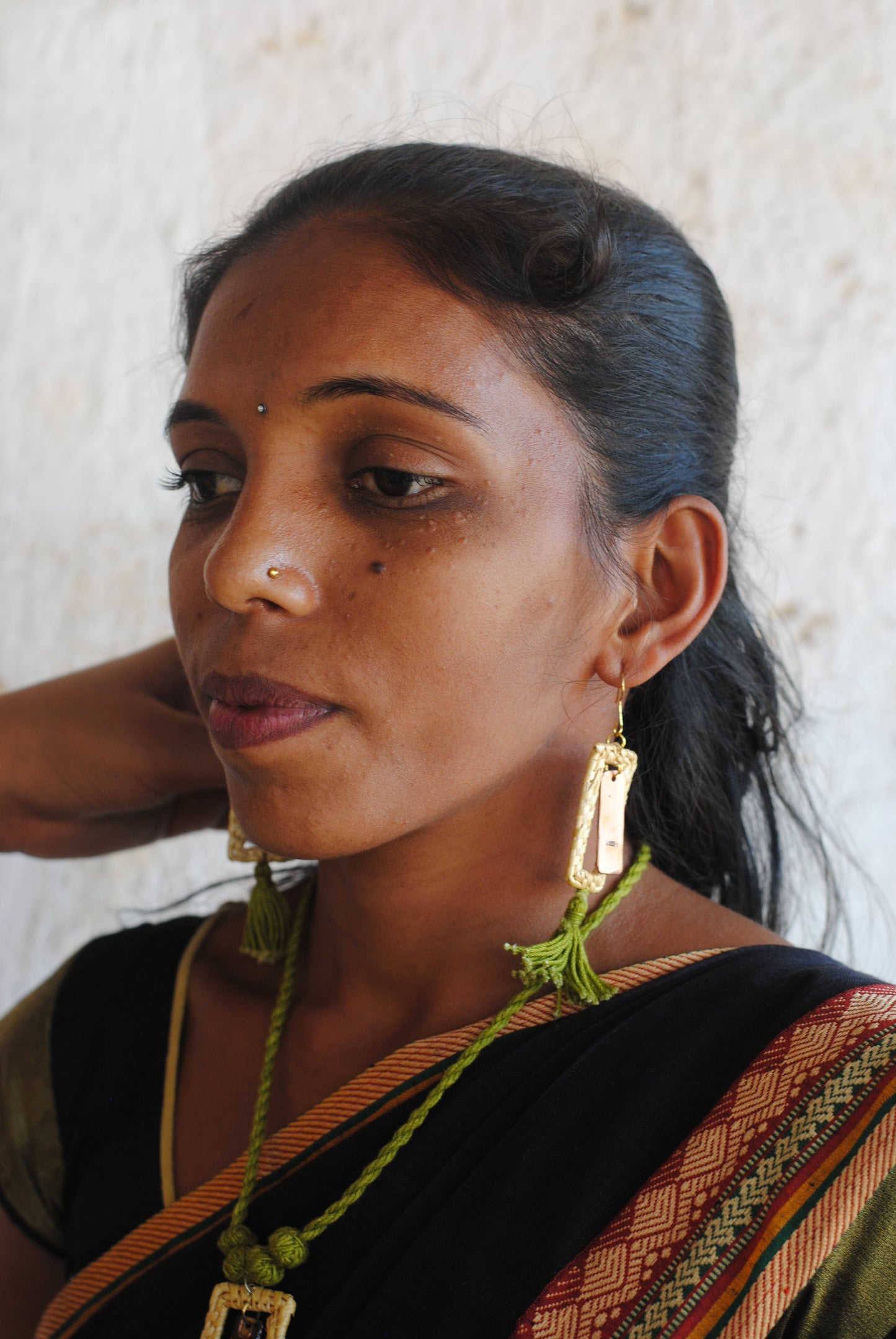 Truna natural fibre golden grass and copper enamel handcrafted jewelry from Odisha. Jharokha set of earrings and pendant