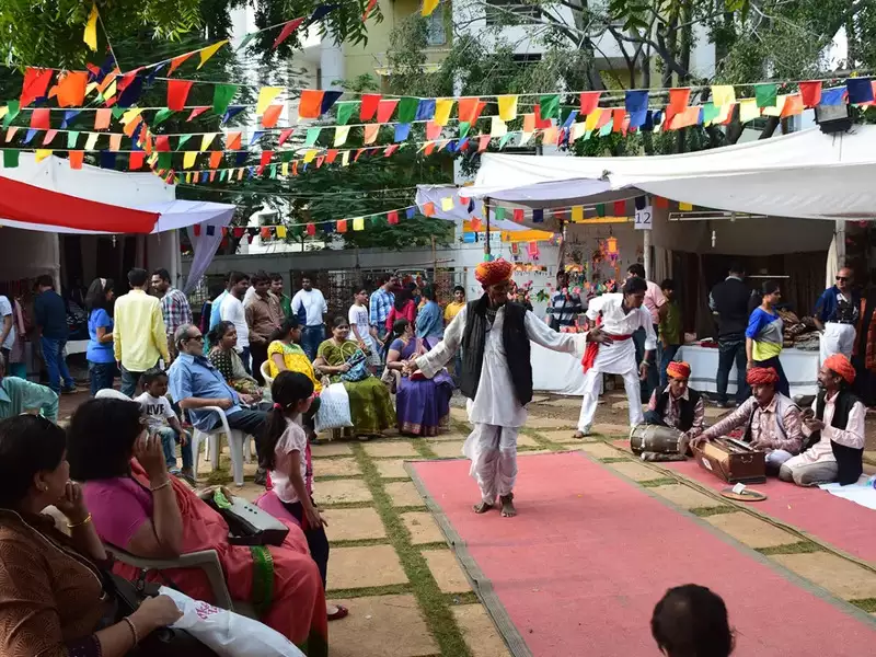 A melange of Indian handicrafts and traditional weaves to mesmerise Punekars