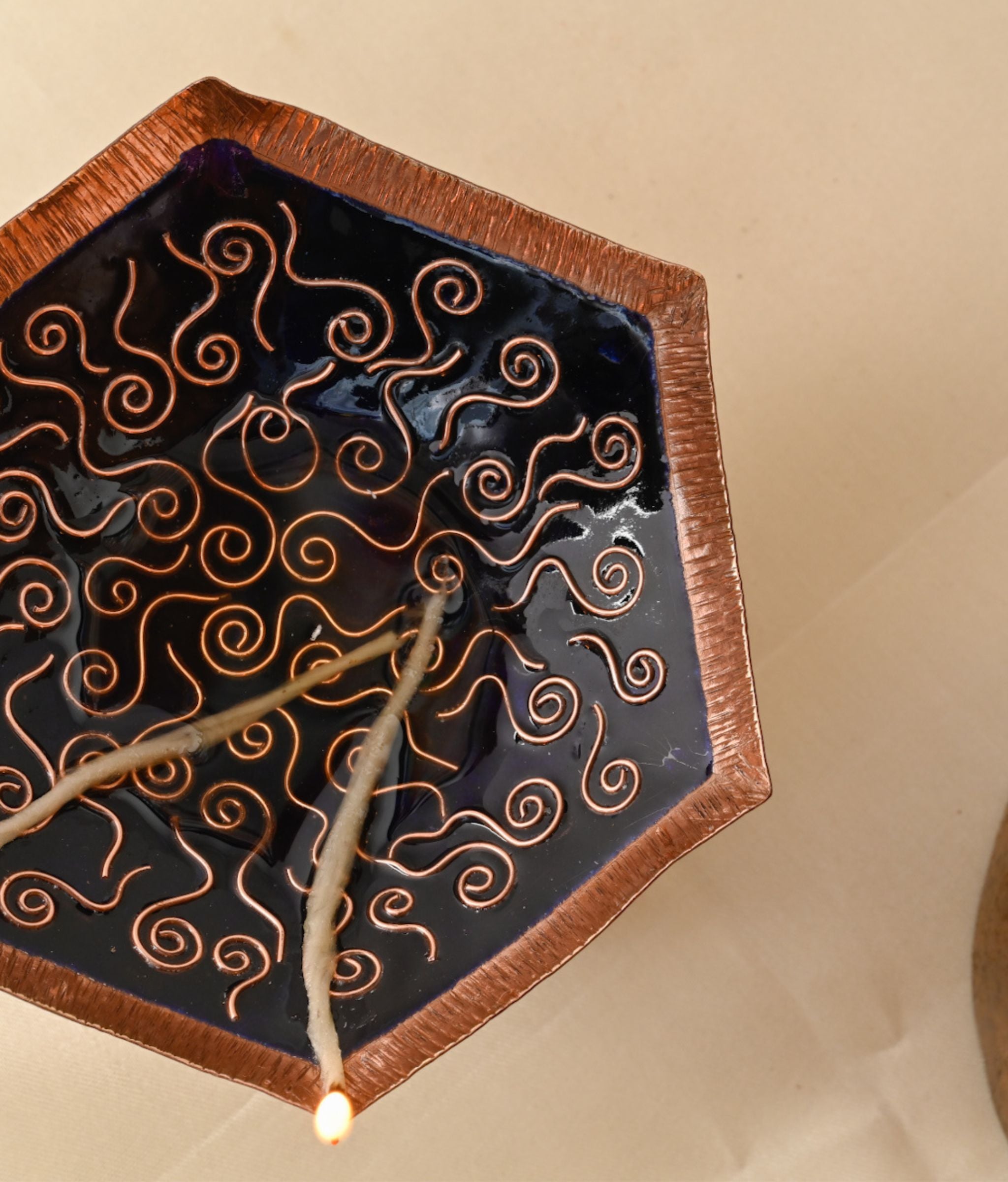 Ekibeki Handcrafted lamps Archana Samai Diya Stand - Small (Blue)