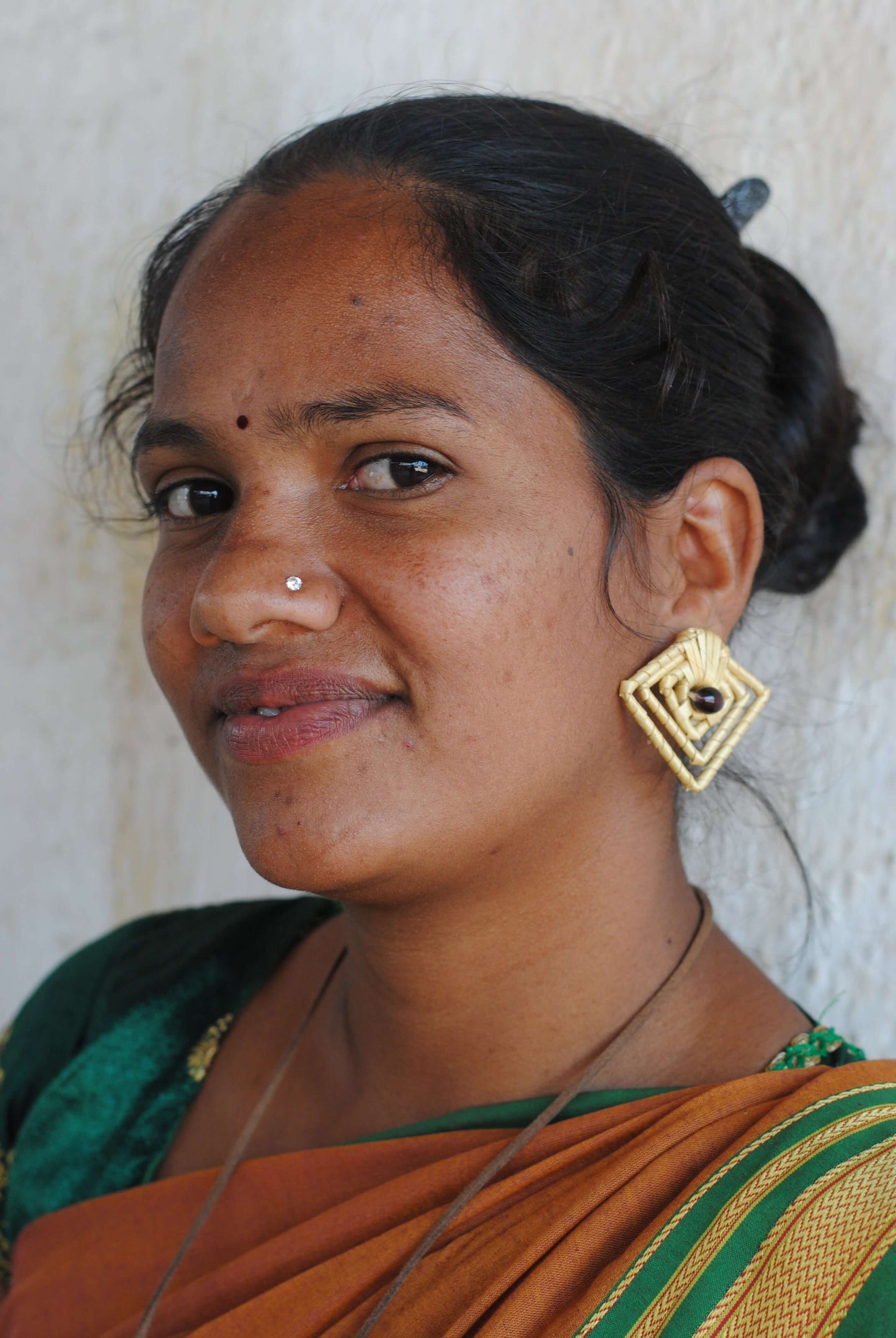 Truna natural fibre golden grass and copper enamel handcrafted earrings from Odisha, diamond shape